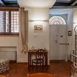 Guesthost - Palazzo Costaguti In The Heart Of Apartmán